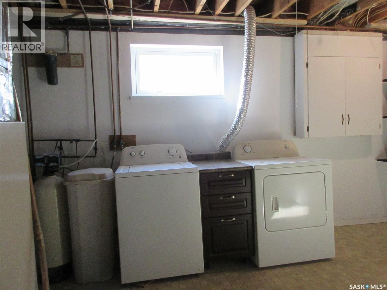 858 Worobetz Crescent N Property Photo 47