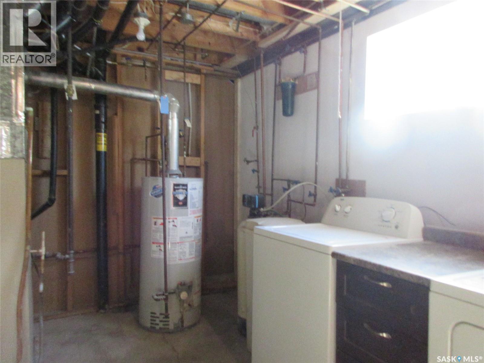 858 Worobetz Crescent N Property Photo 48