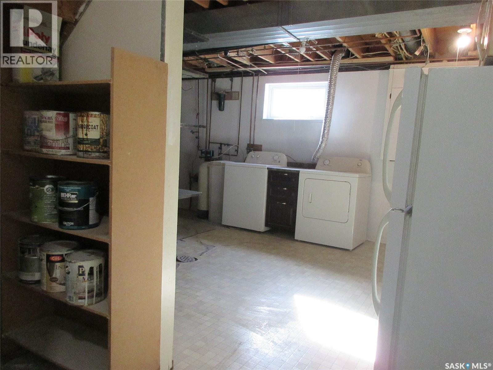 858 Worobetz Crescent N Property Photo 54
