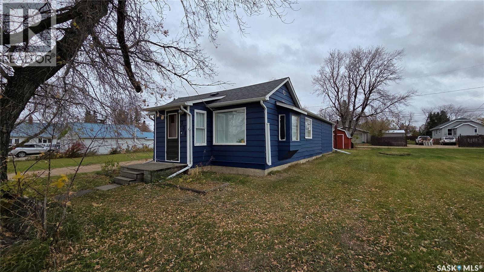 306 3rd Street Property Photo 1