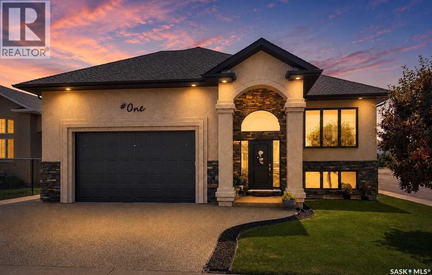 1 Glen Howard Way Property Photo 2