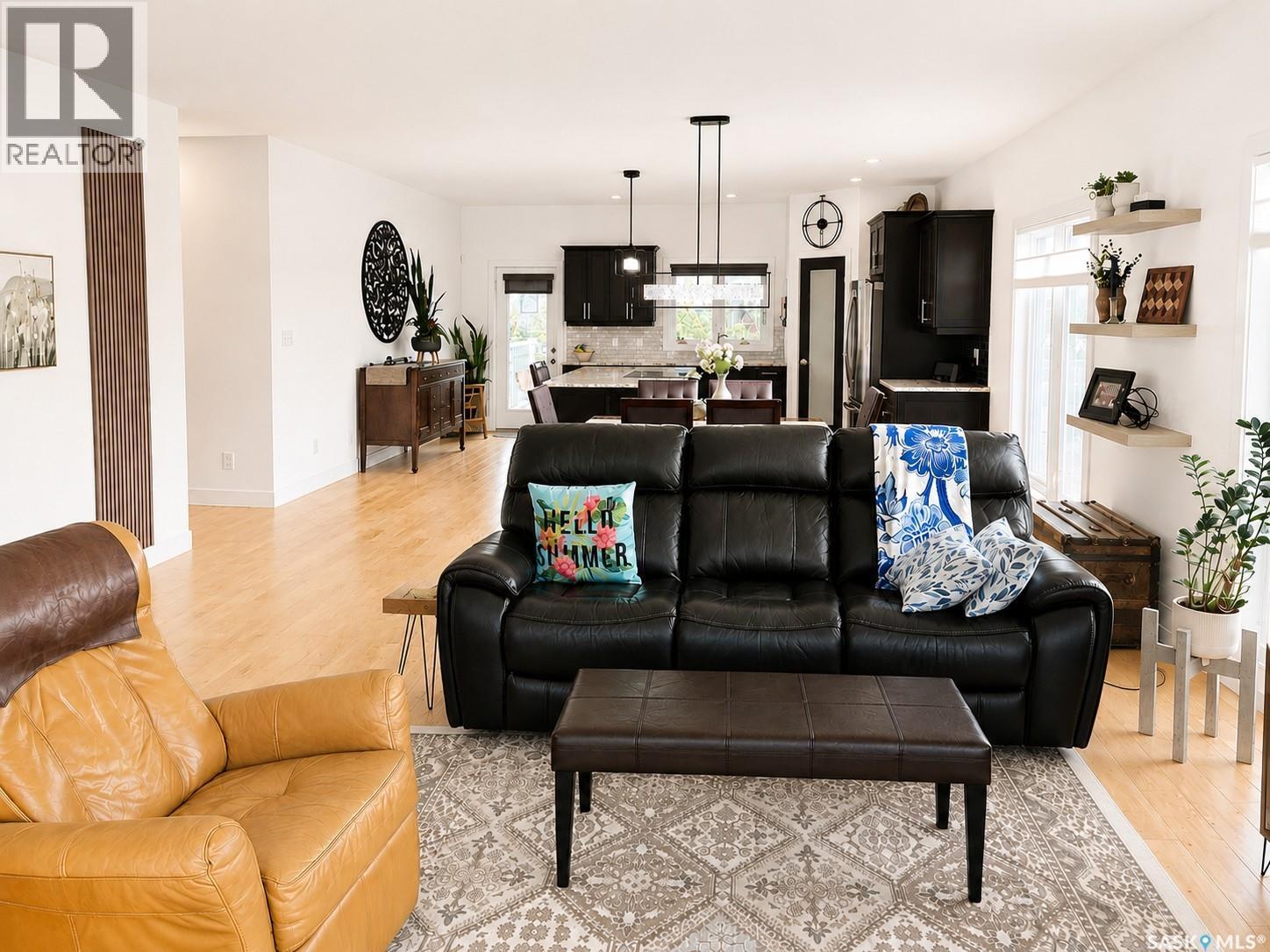 1 Glen Howard Way Property Photo 10