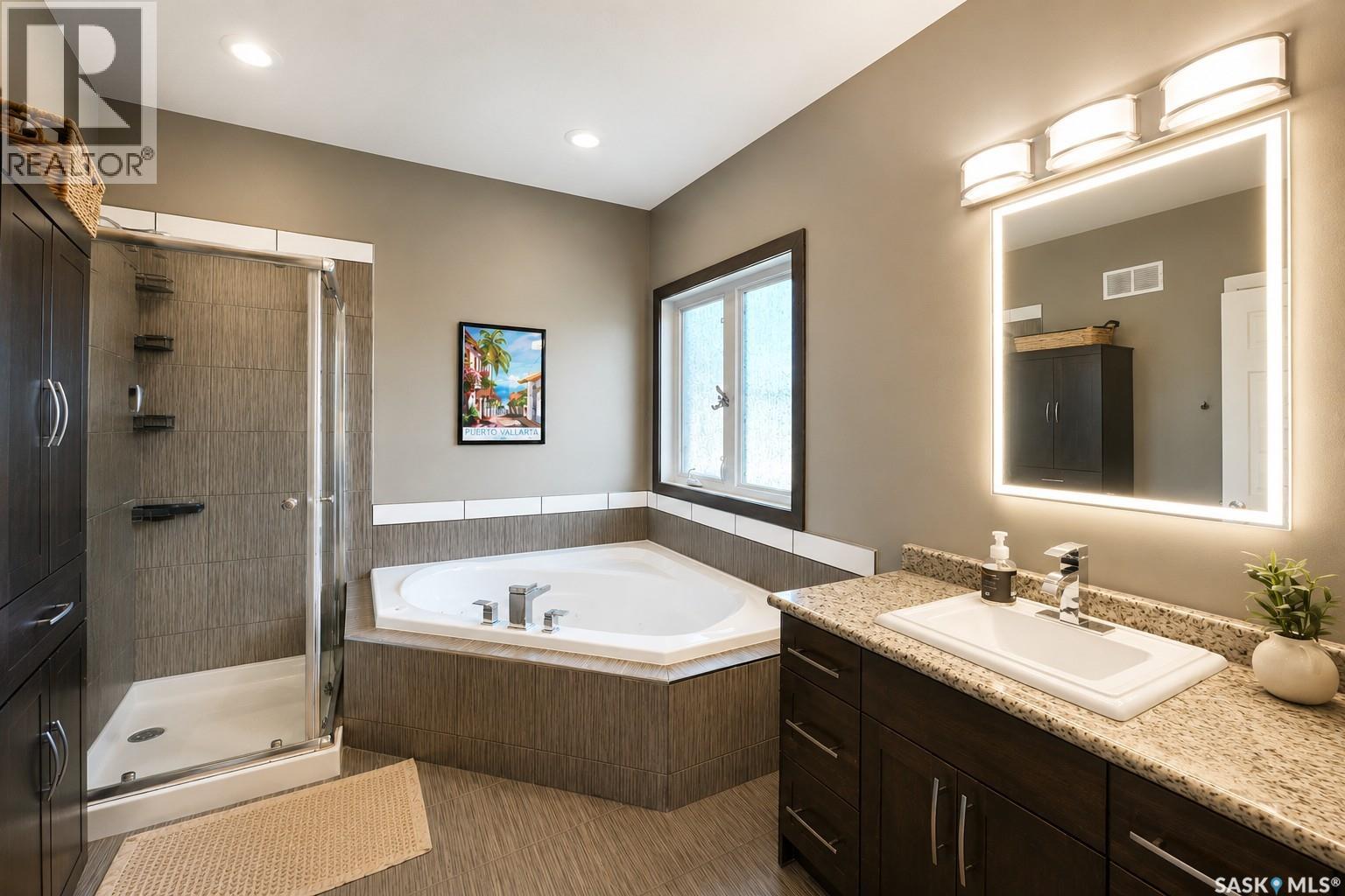 1 Glen Howard Way Property Photo 15