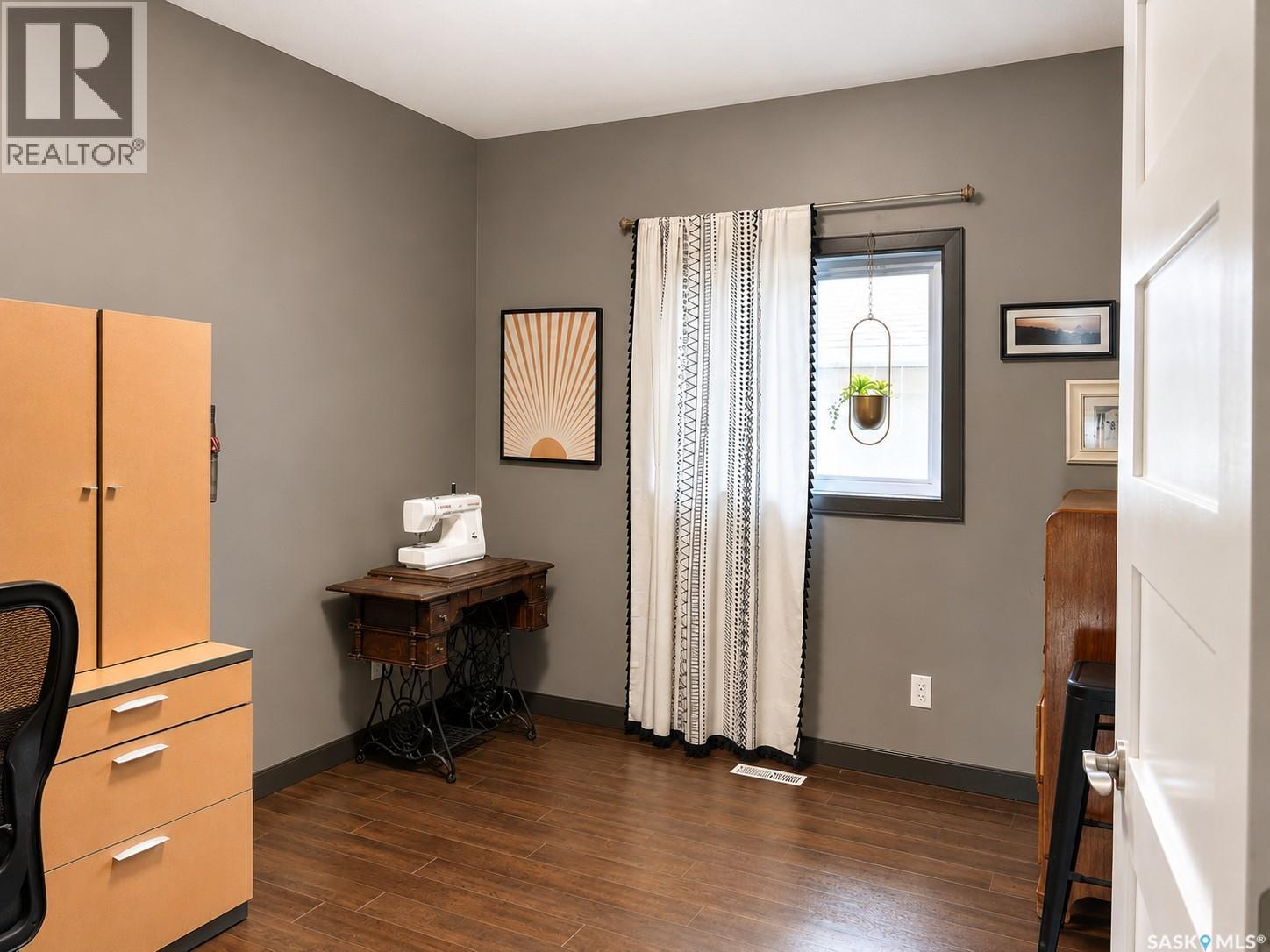 1 Glen Howard Way Property Photo 23
