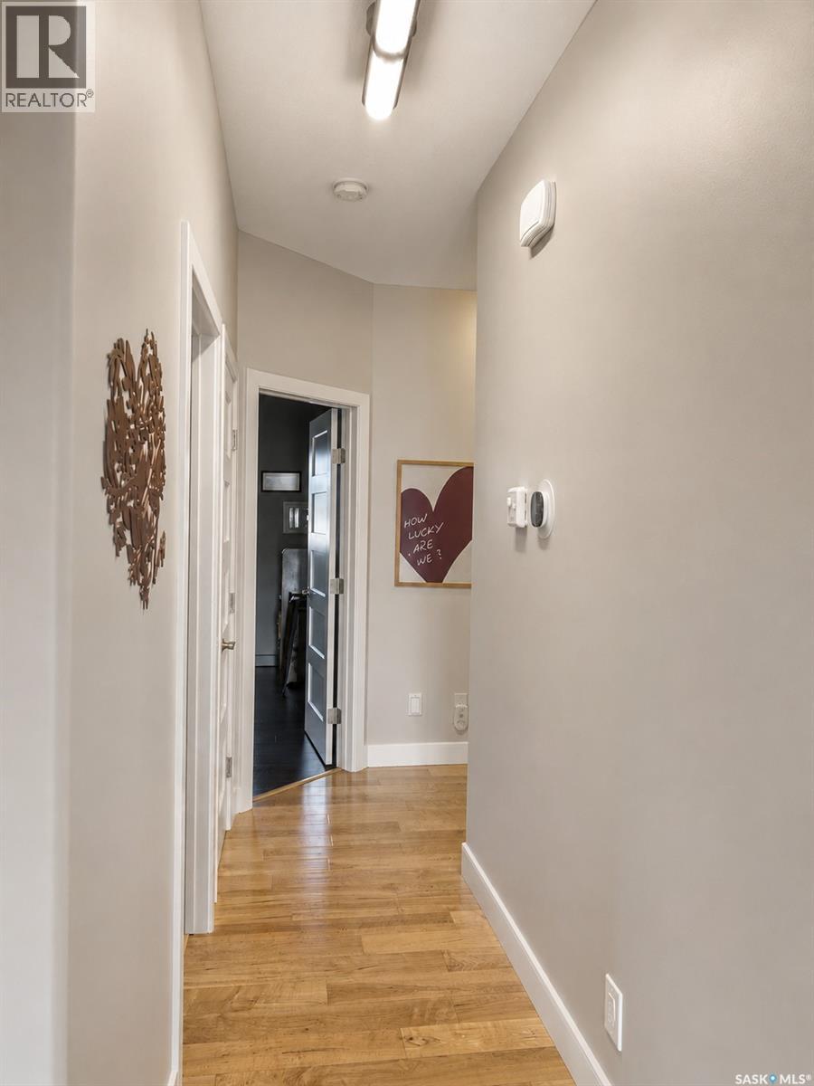 1 Glen Howard Way Property Photo 24
