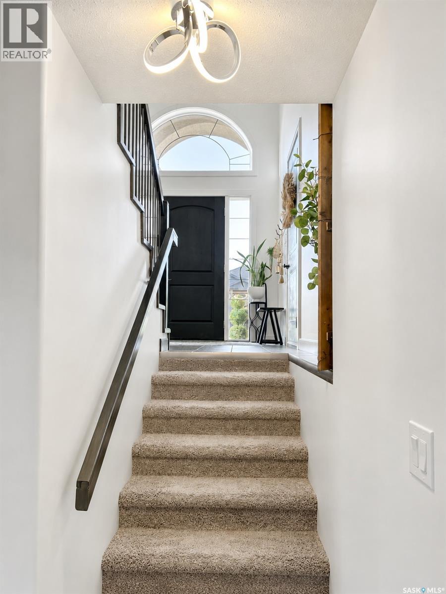 1 Glen Howard Way Property Photo 27