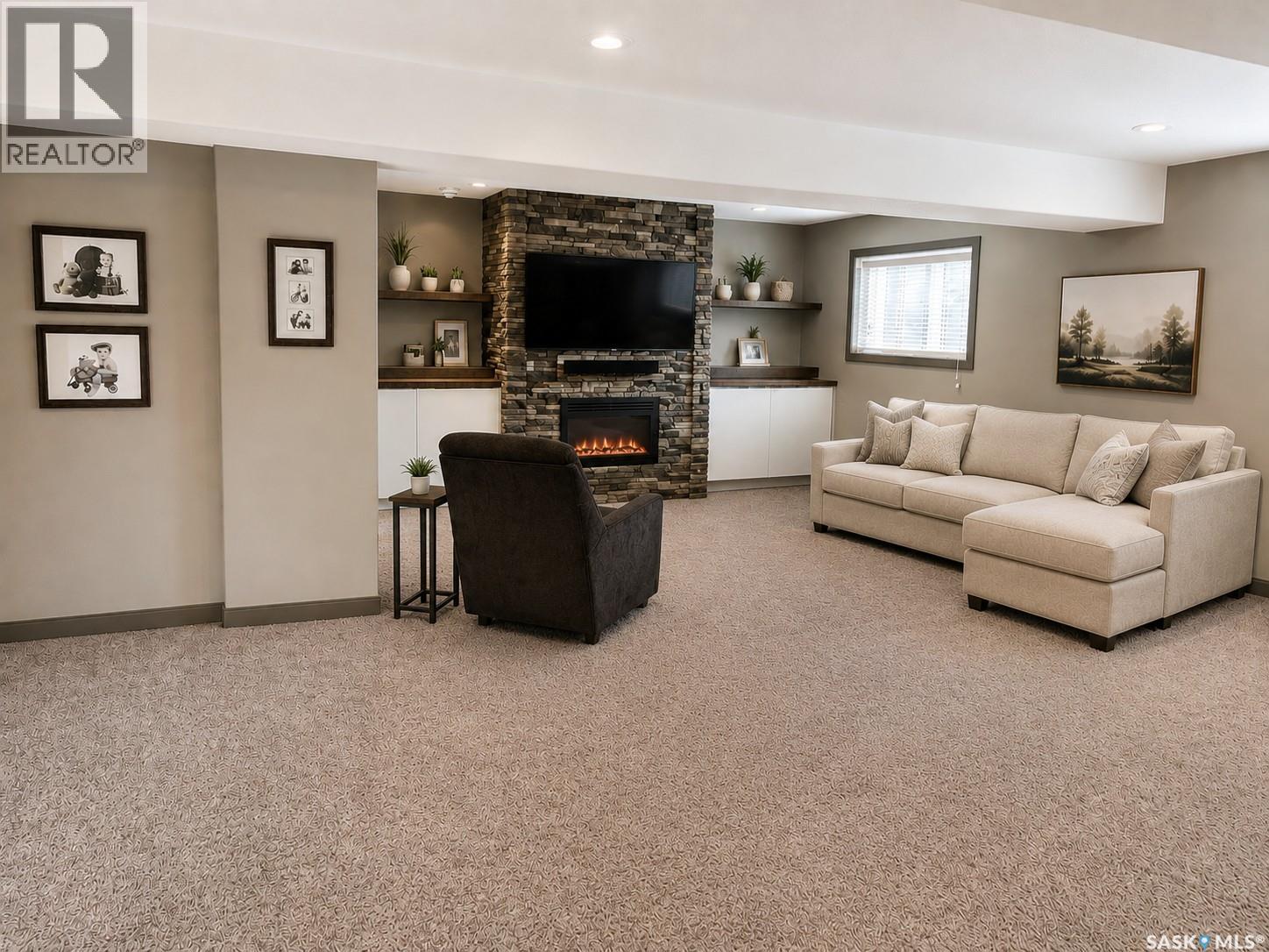 1 Glen Howard Way Property Photo 28