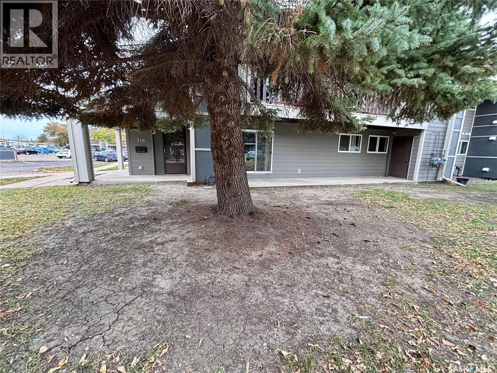 716 425 115th Street E Property Photo 2