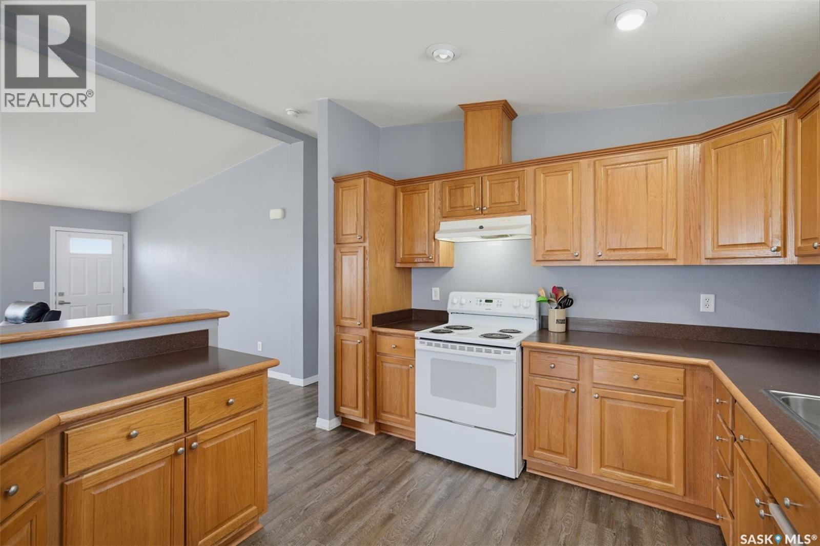 13 401 Railway Avenue Property Photo 10