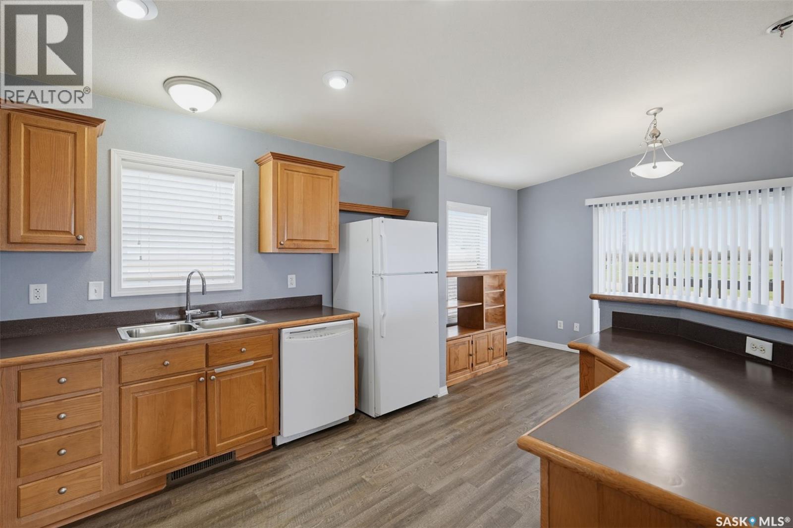 13 401 Railway Avenue Property Photo 11