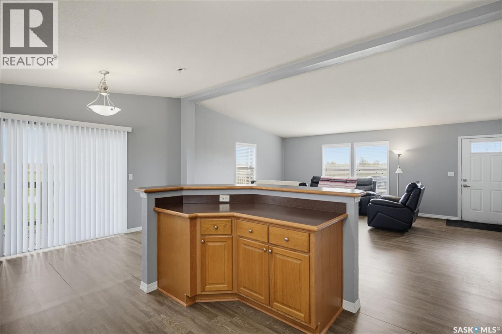 13 401 Railway Avenue Property Photo 12