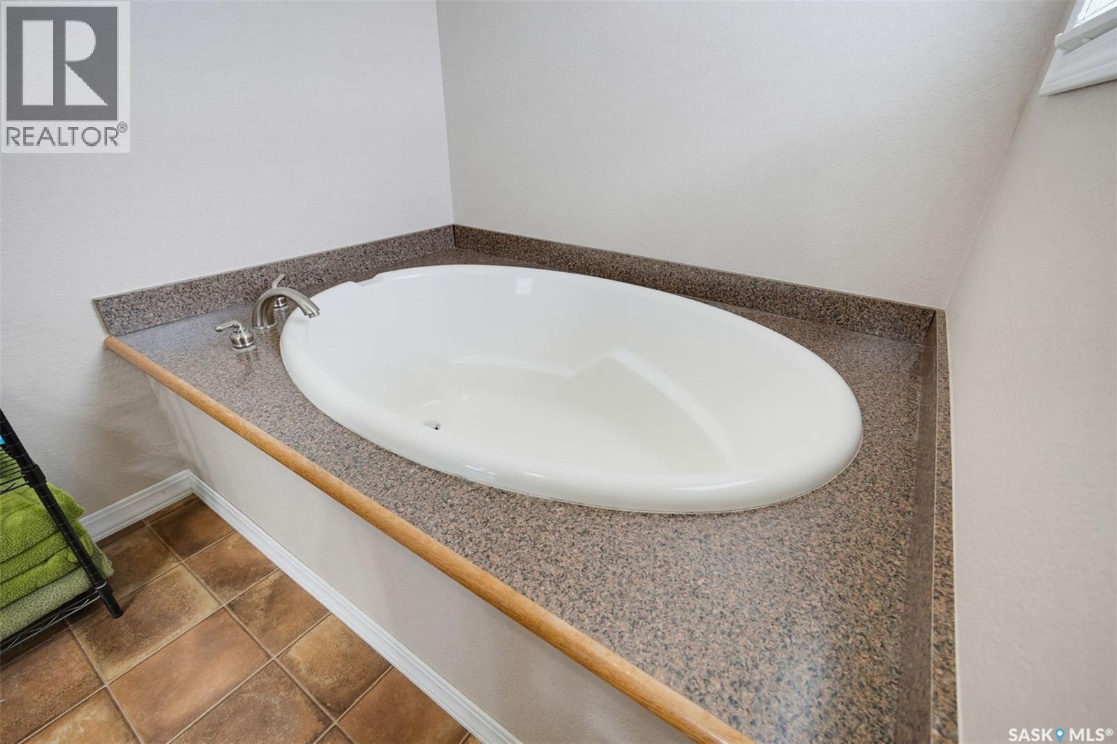 13 401 Railway Avenue Property Photo 17