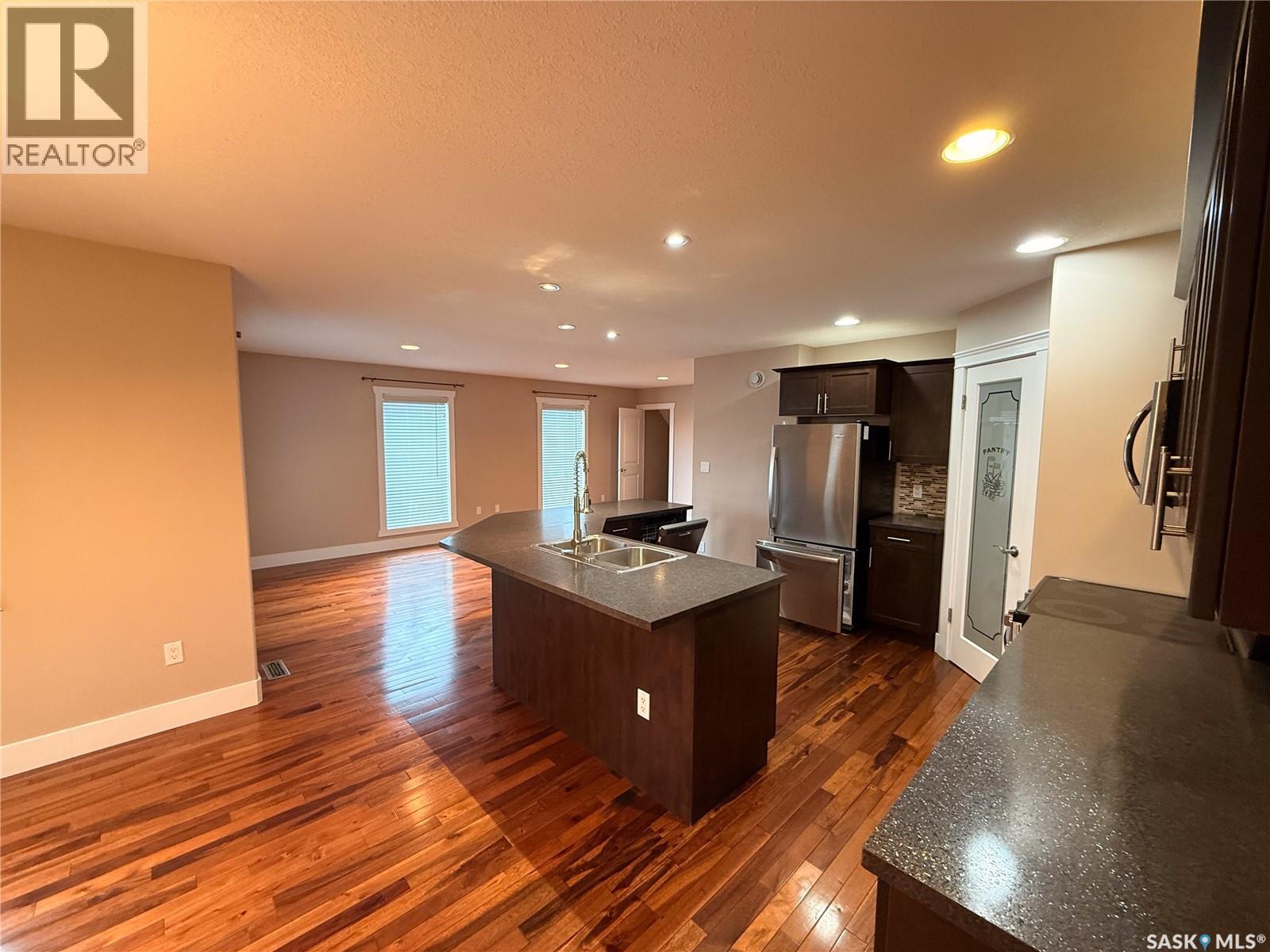 725 Centre Street Property Photo 5