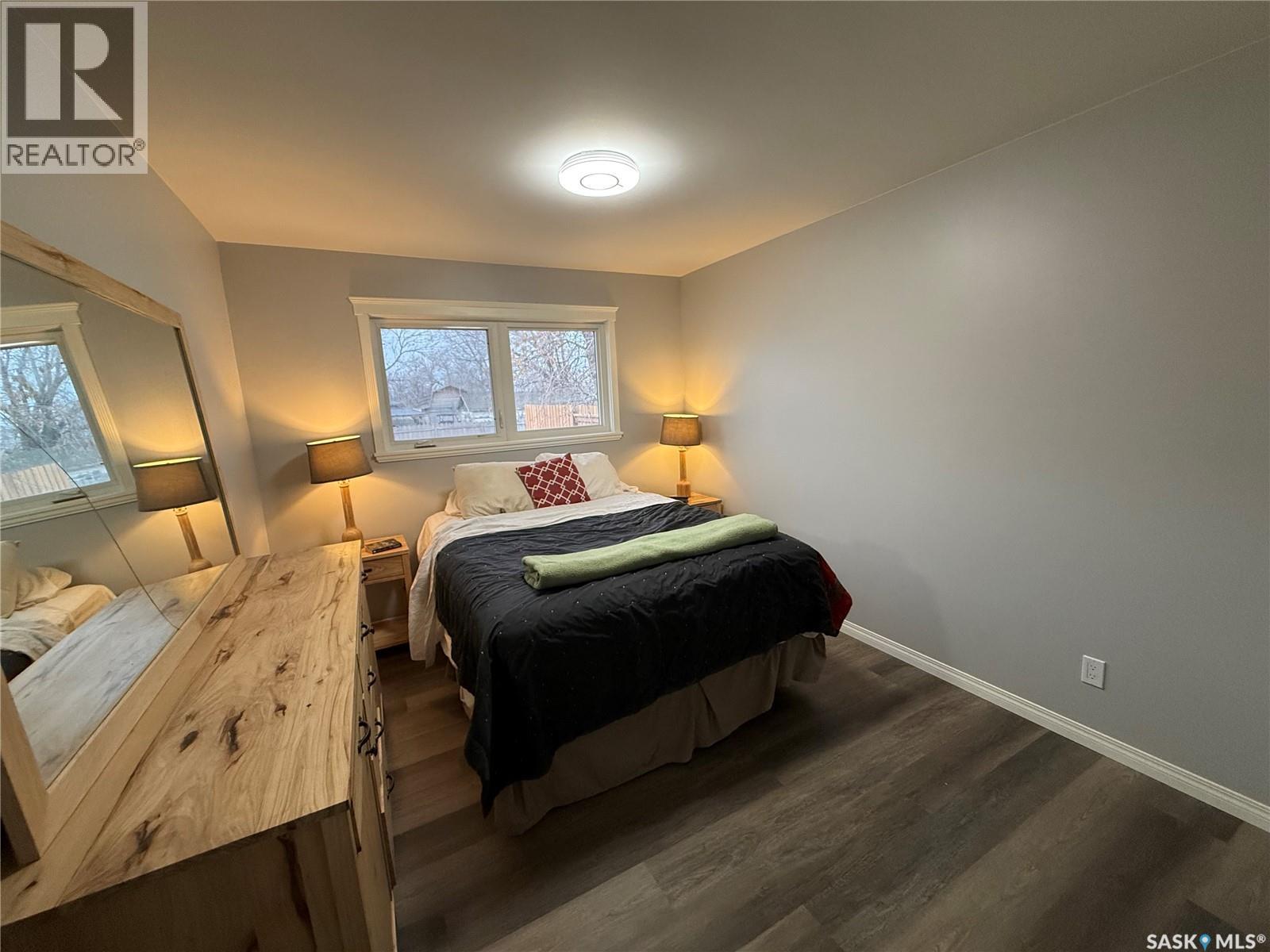 801 Lorne Street W Property Photo 8