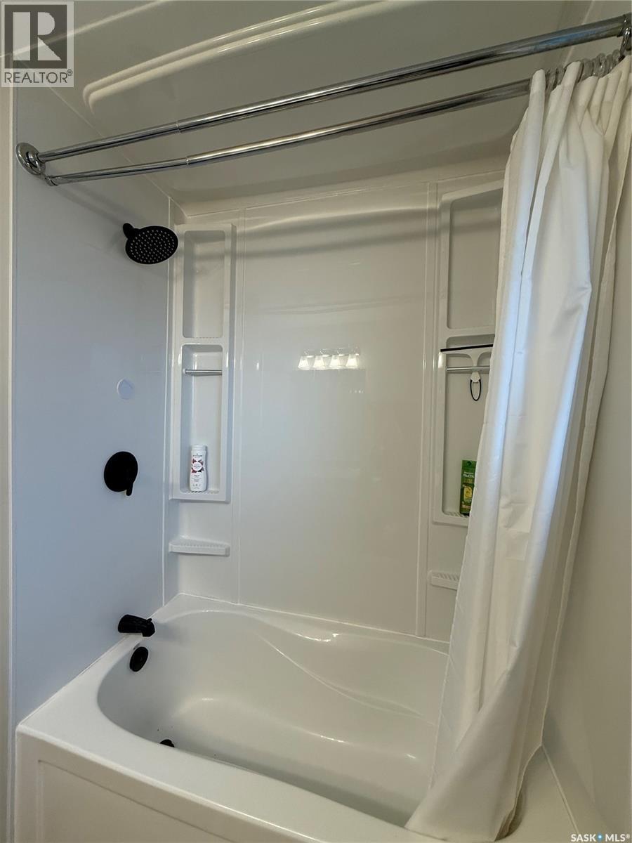801 Lorne Street W Property Photo 10