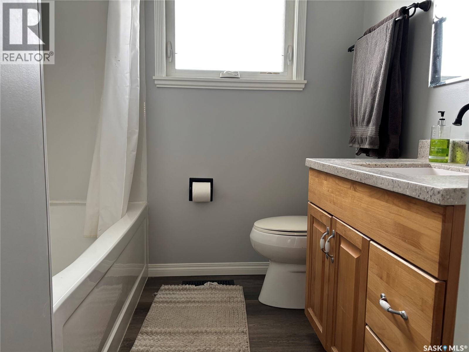 801 Lorne Street W Property Photo 13