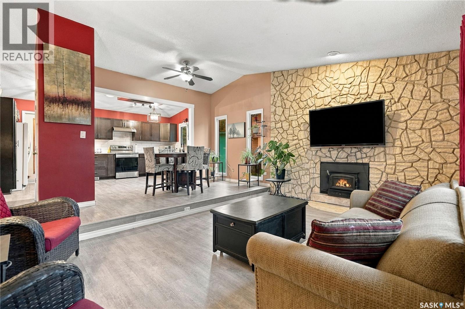 59 Button Bay Property Photo 5