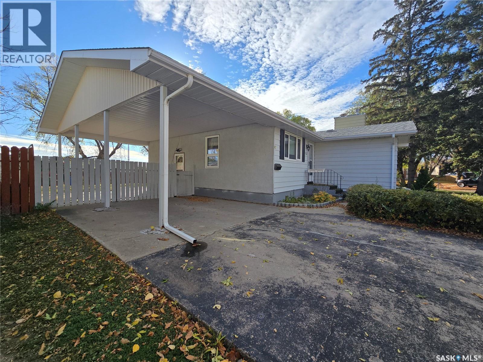 51 Sibbald Crescent Property Photo 4