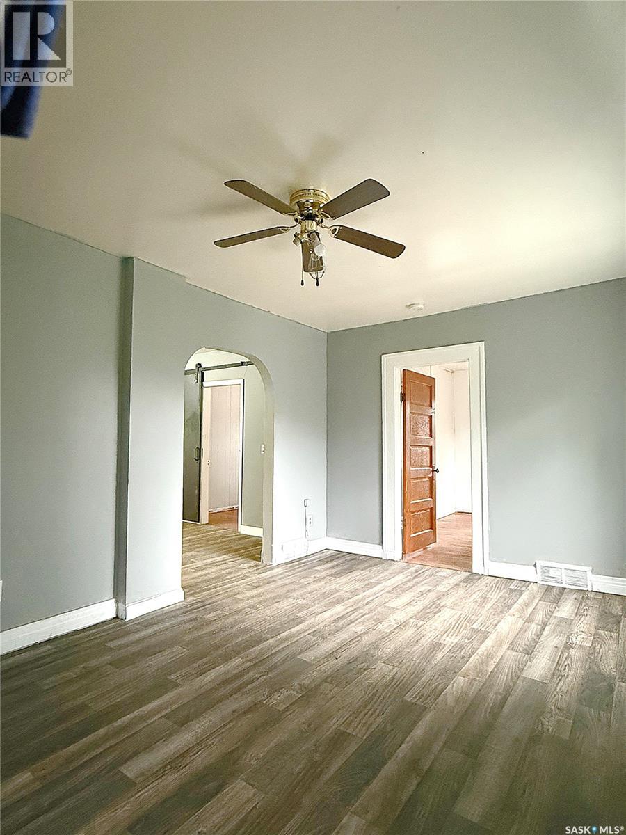 172 4th Street E Property Photo 3