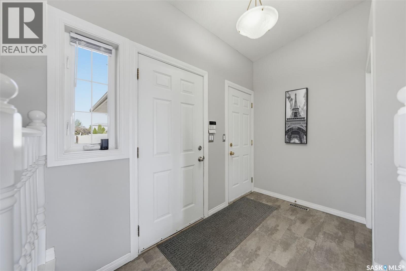 314 Peterson Crescent Property Photo 4