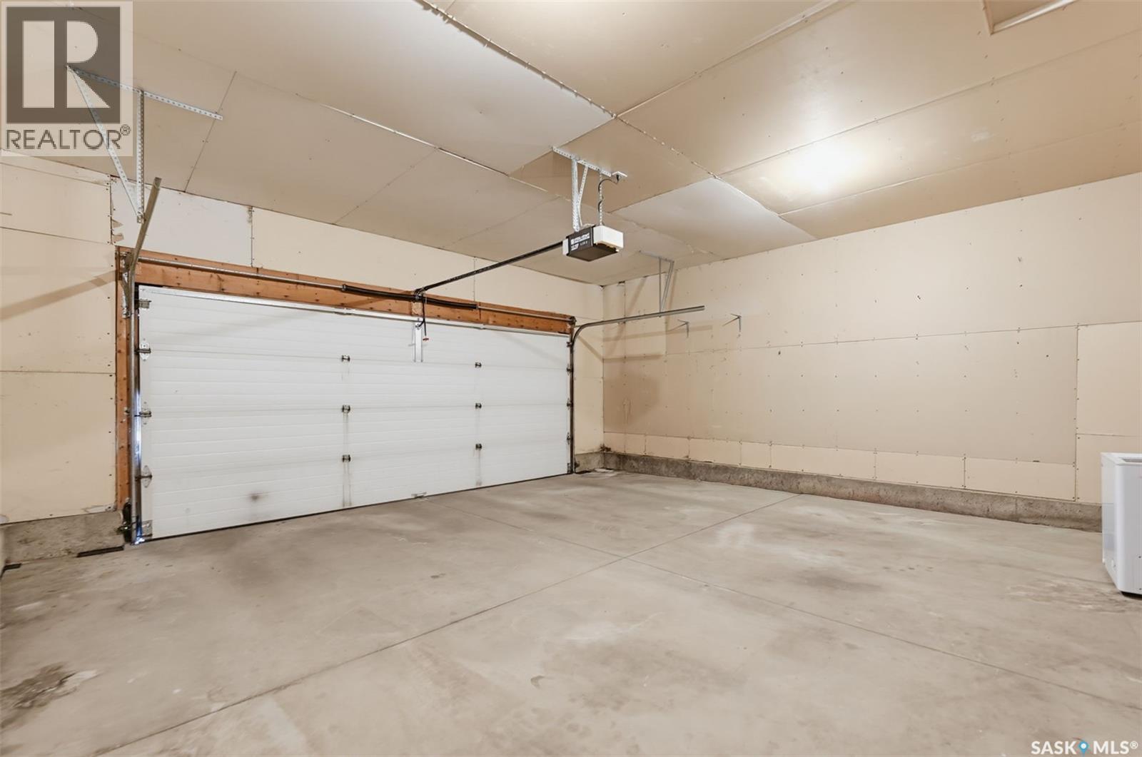 314 Peterson Crescent Property Photo 5