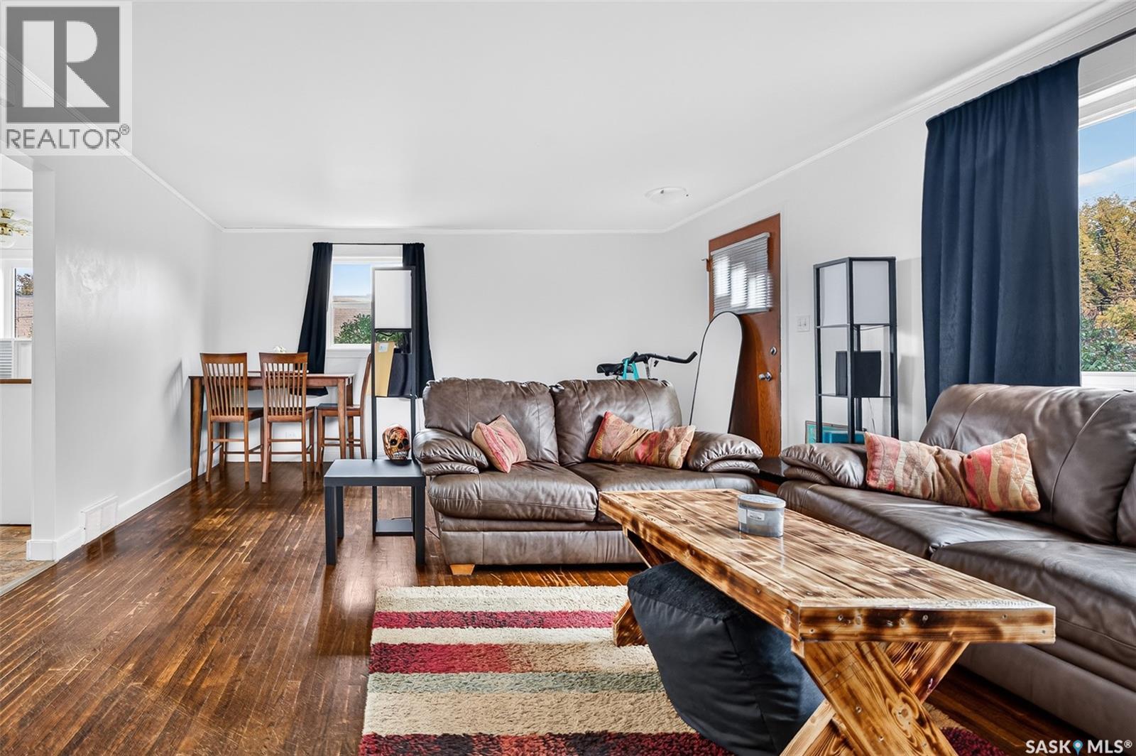 506 Lillooet Street W Property Photo 8