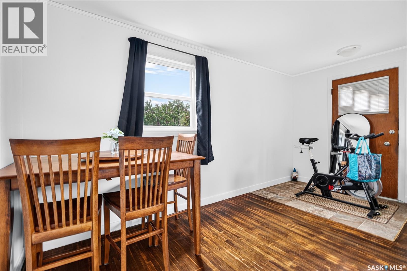 506 Lillooet Street W Property Photo 10