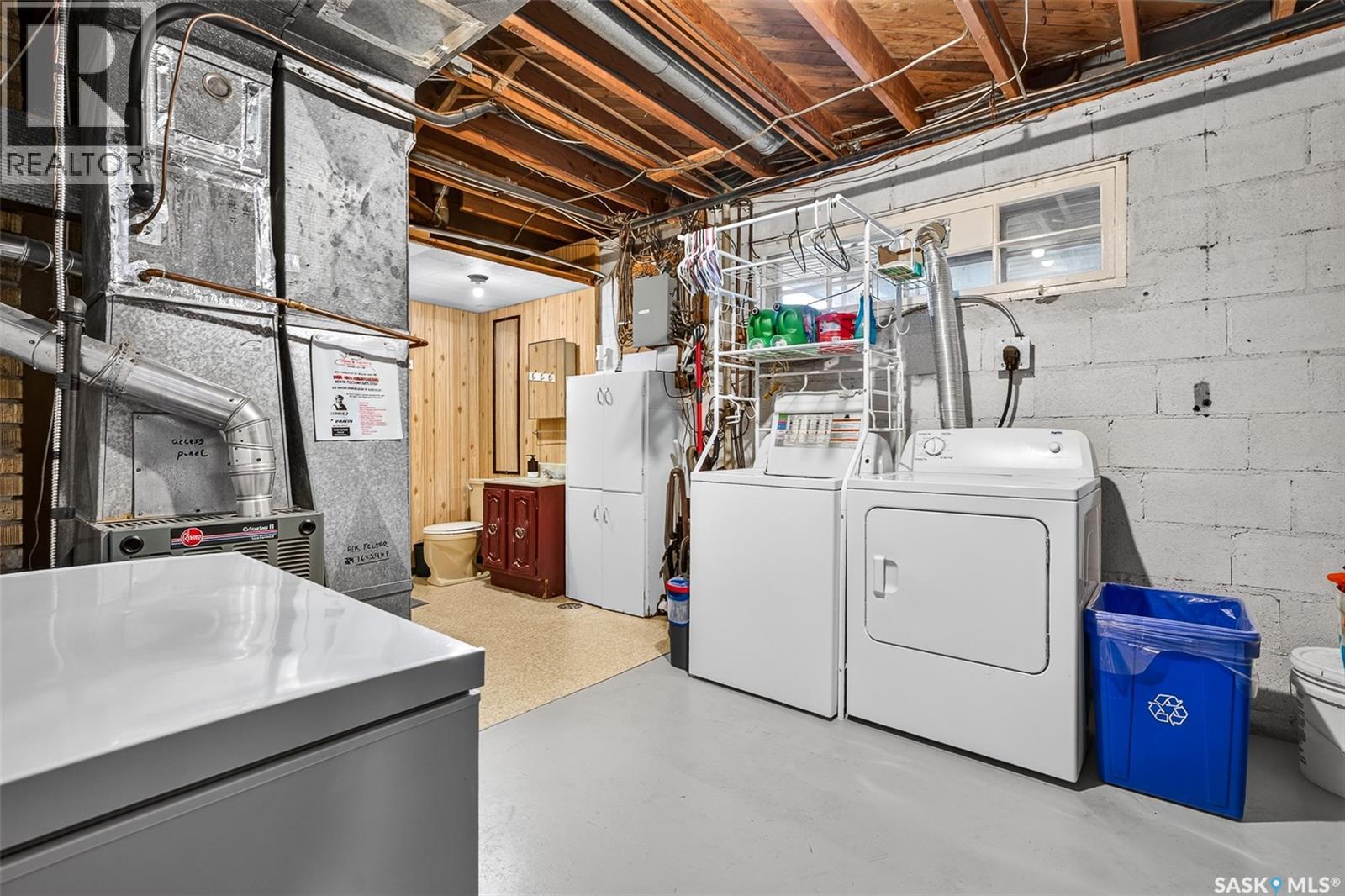 506 Lillooet Street W Property Photo 34