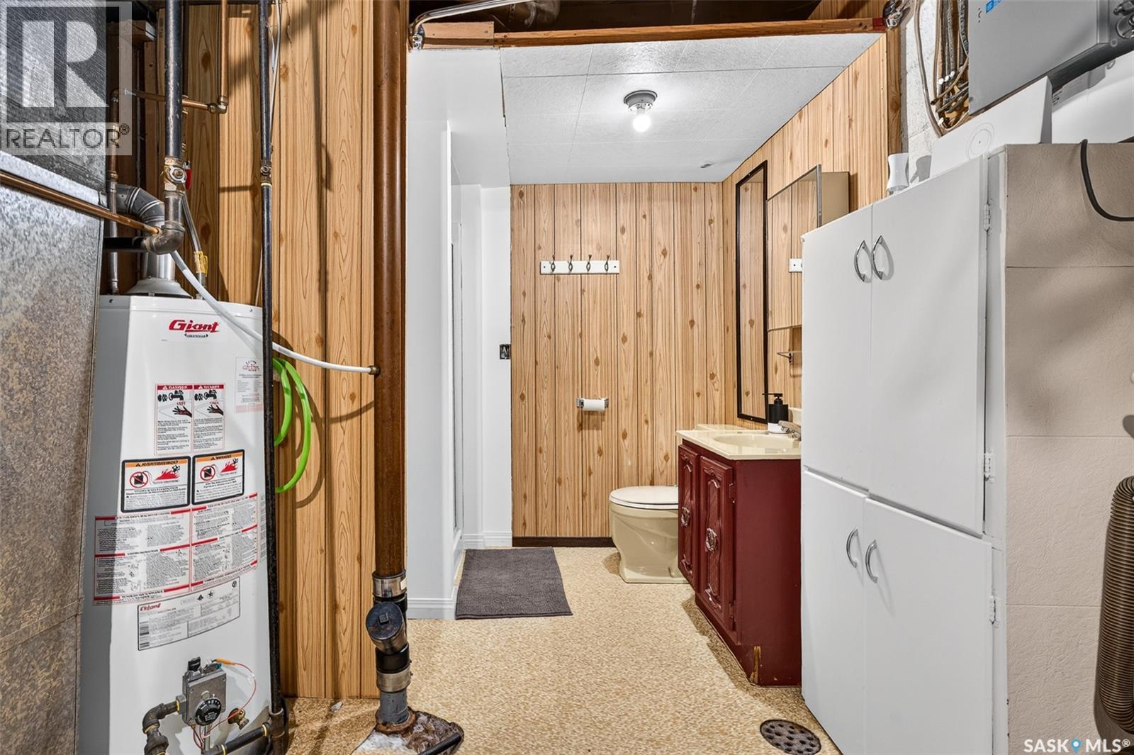 506 Lillooet Street W Property Photo 35