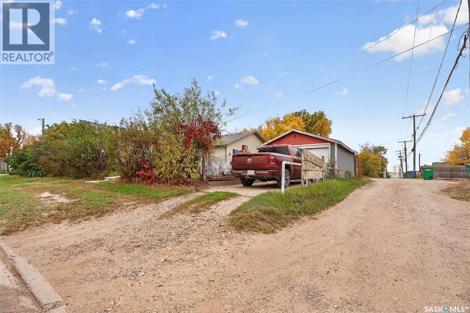 506 Lillooet Street W Property Photo 46