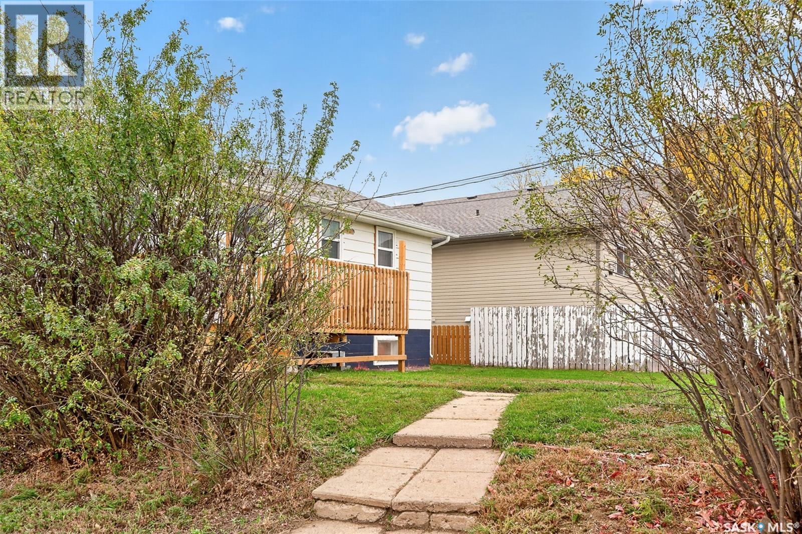 506 Lillooet Street W Property Photo 47