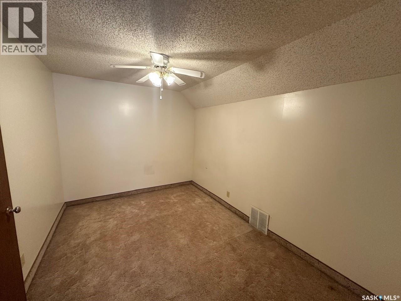 335 Main Street S Property Photo 10