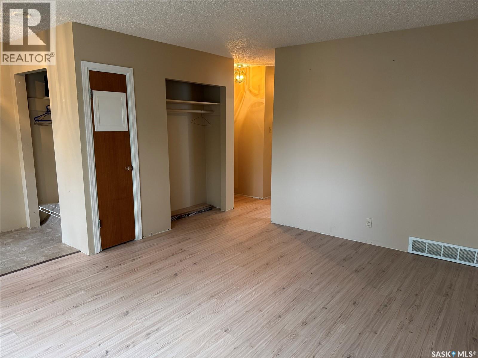 815 I Avenue S Property Photo 9