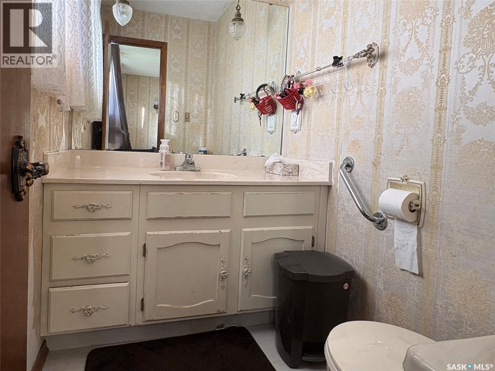 629 Main Street Property Photo 8