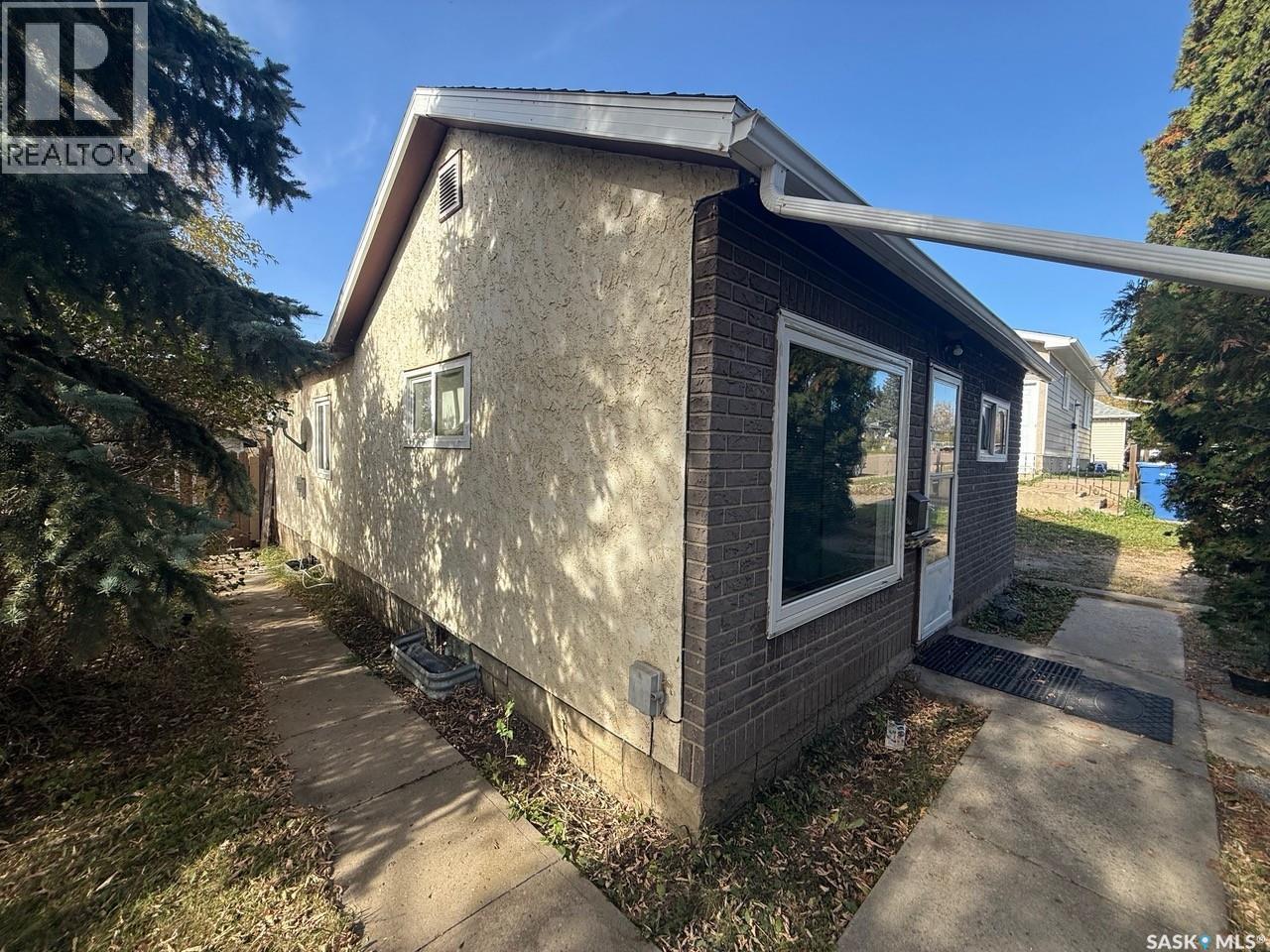 811 109th Street Property Photo 2