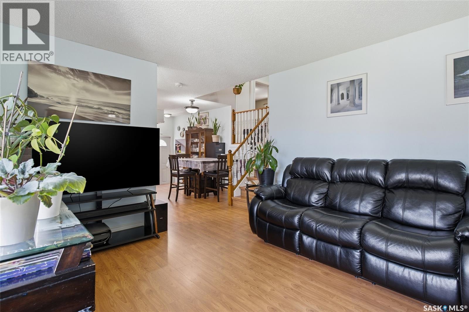 403 Sherry Crescent Property Photo 6