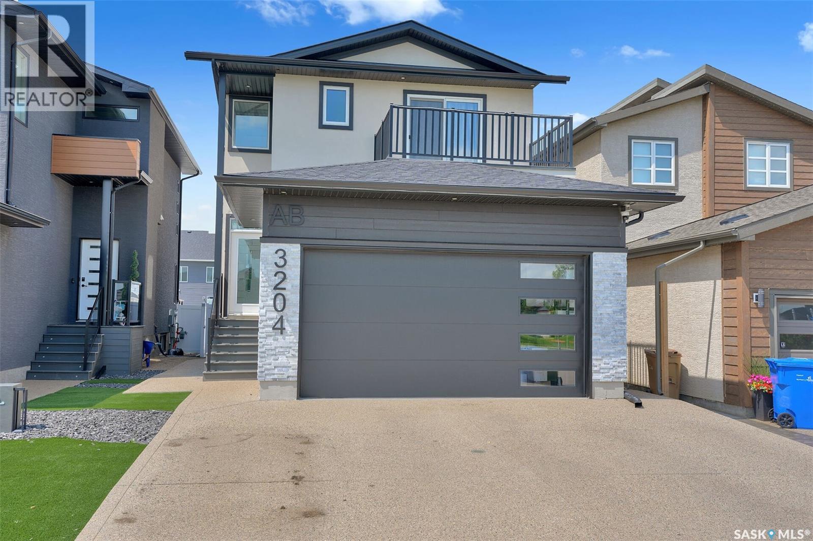 3204 Crosbie Crescent Property Photo 2