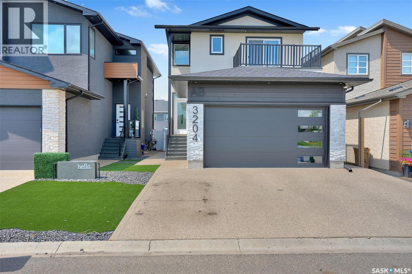 3204 Crosbie Crescent Property Photo 3