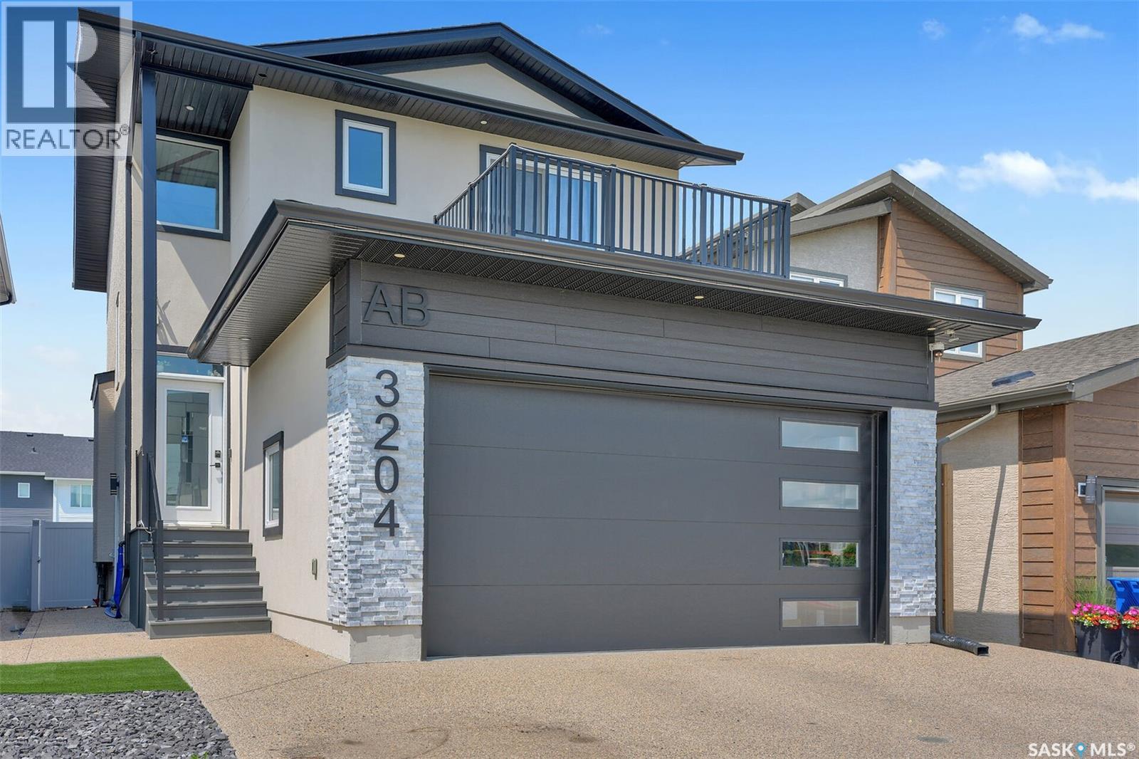 3204 Crosbie Crescent Property Photo 6