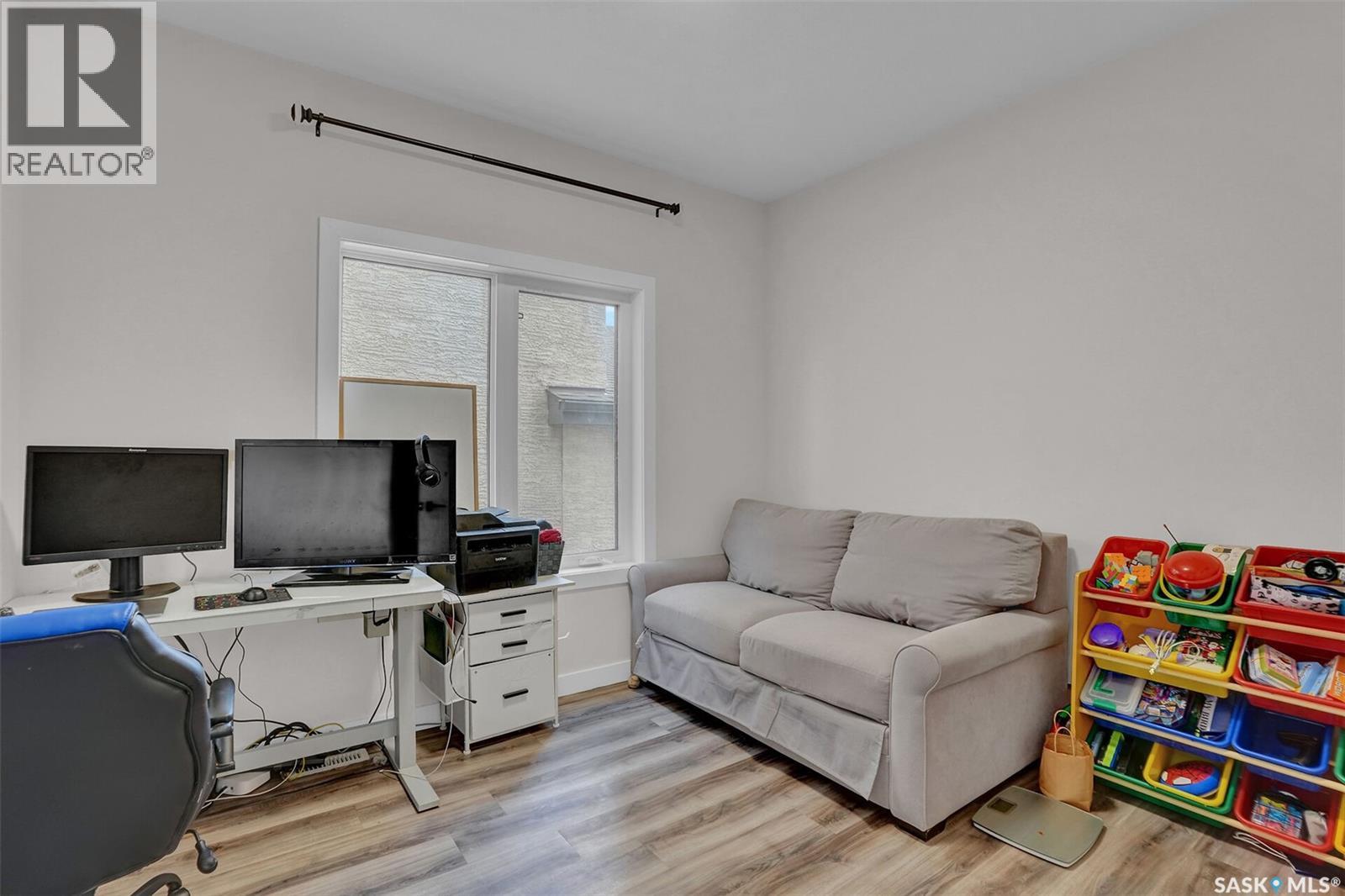 3204 Crosbie Crescent Property Photo 19