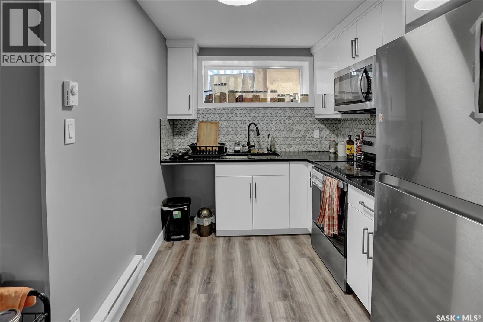 3204 Crosbie Crescent Property Photo 40