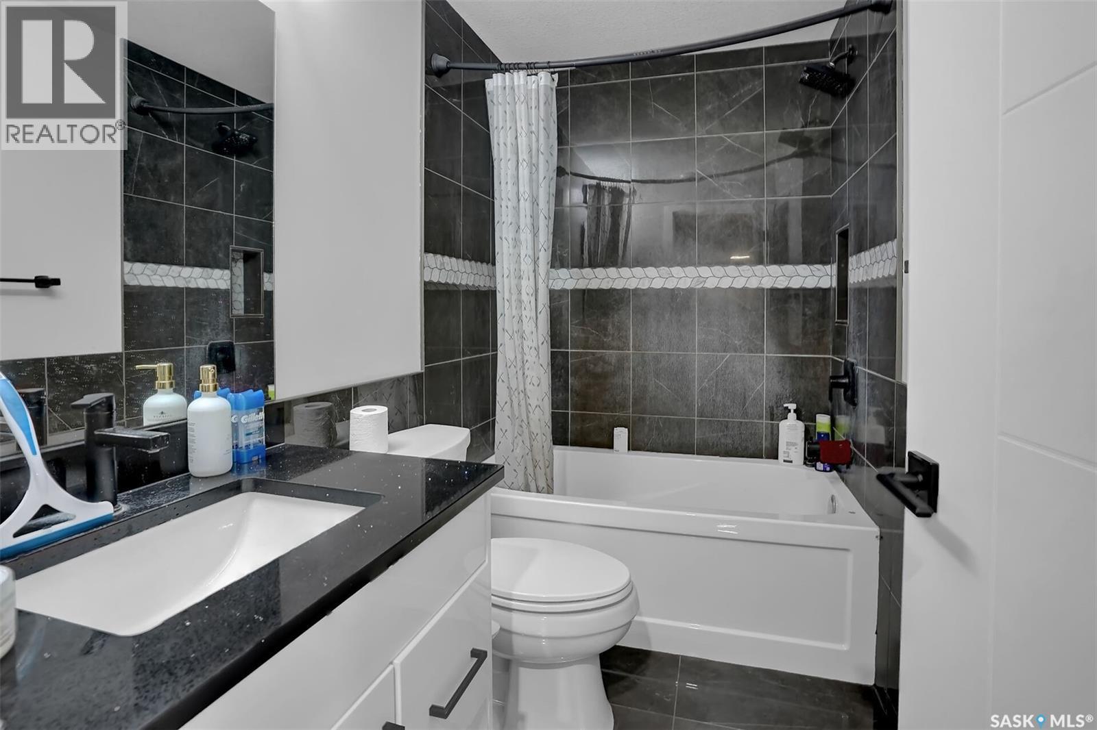 3204 Crosbie Crescent Property Photo 61