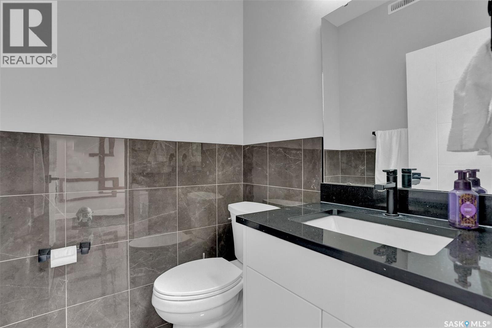 3204 Crosbie Crescent Property Photo 97
