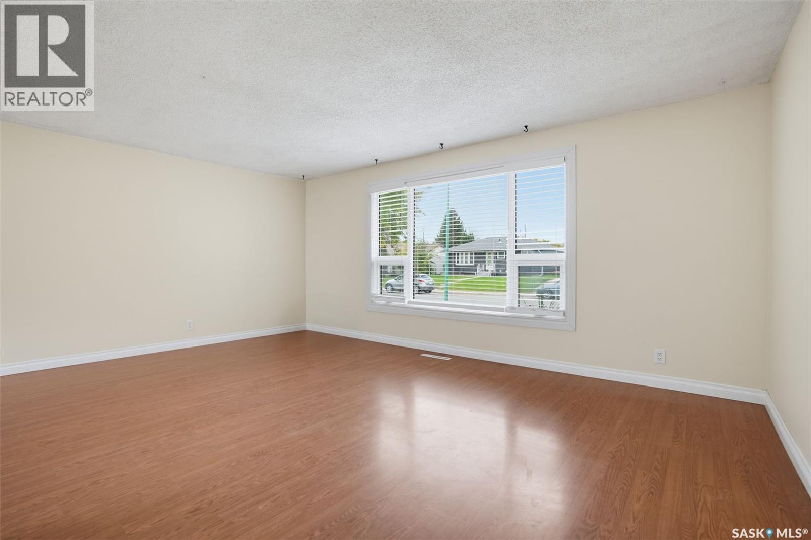 1108 Tiffin Crescent Property Photo 5