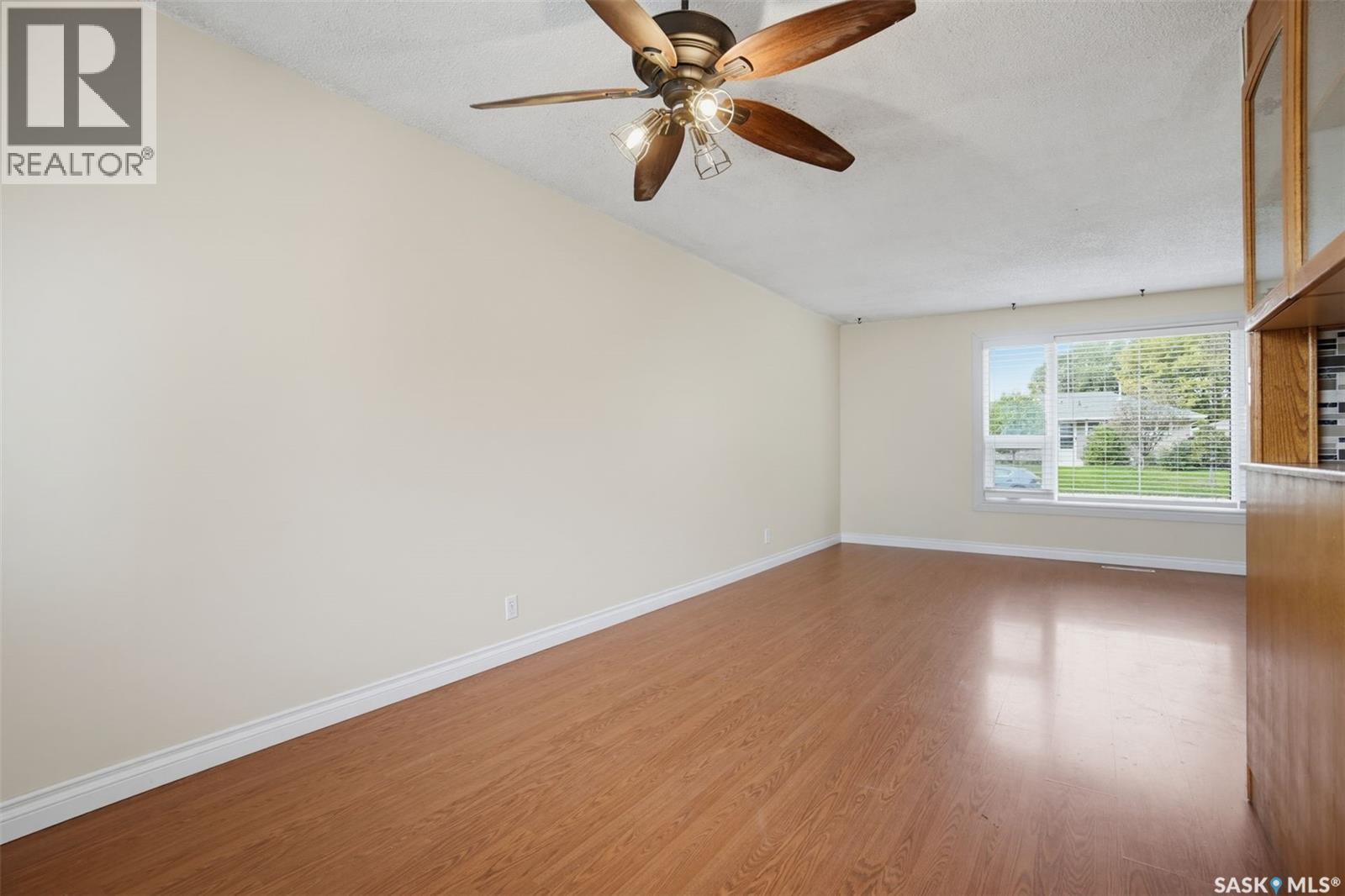 1108 Tiffin Crescent Property Photo 8