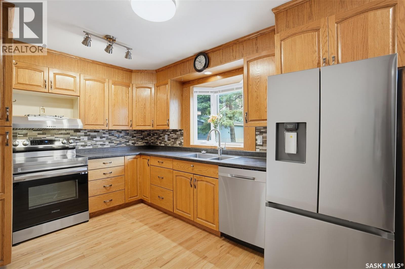 1108 Tiffin Crescent Property Photo 9