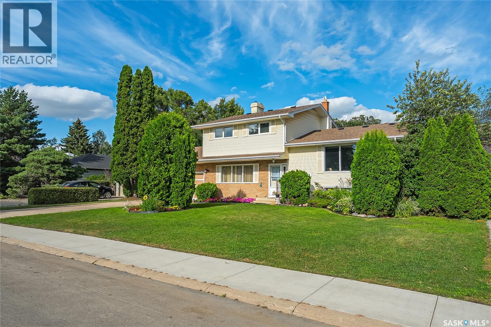 15 Harvard Crescent Property Photo 2