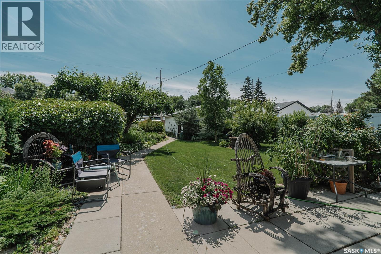 127 107th Street W Property Photo 3