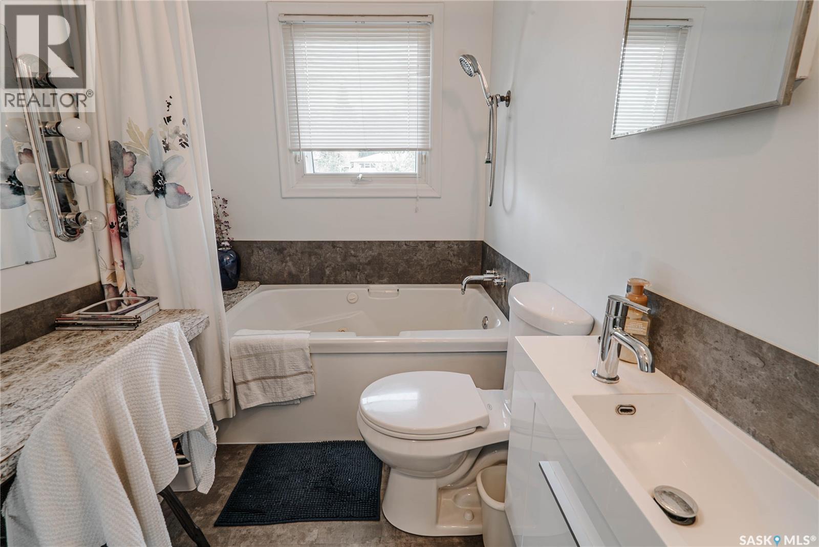 127 107th Street W Property Photo 13