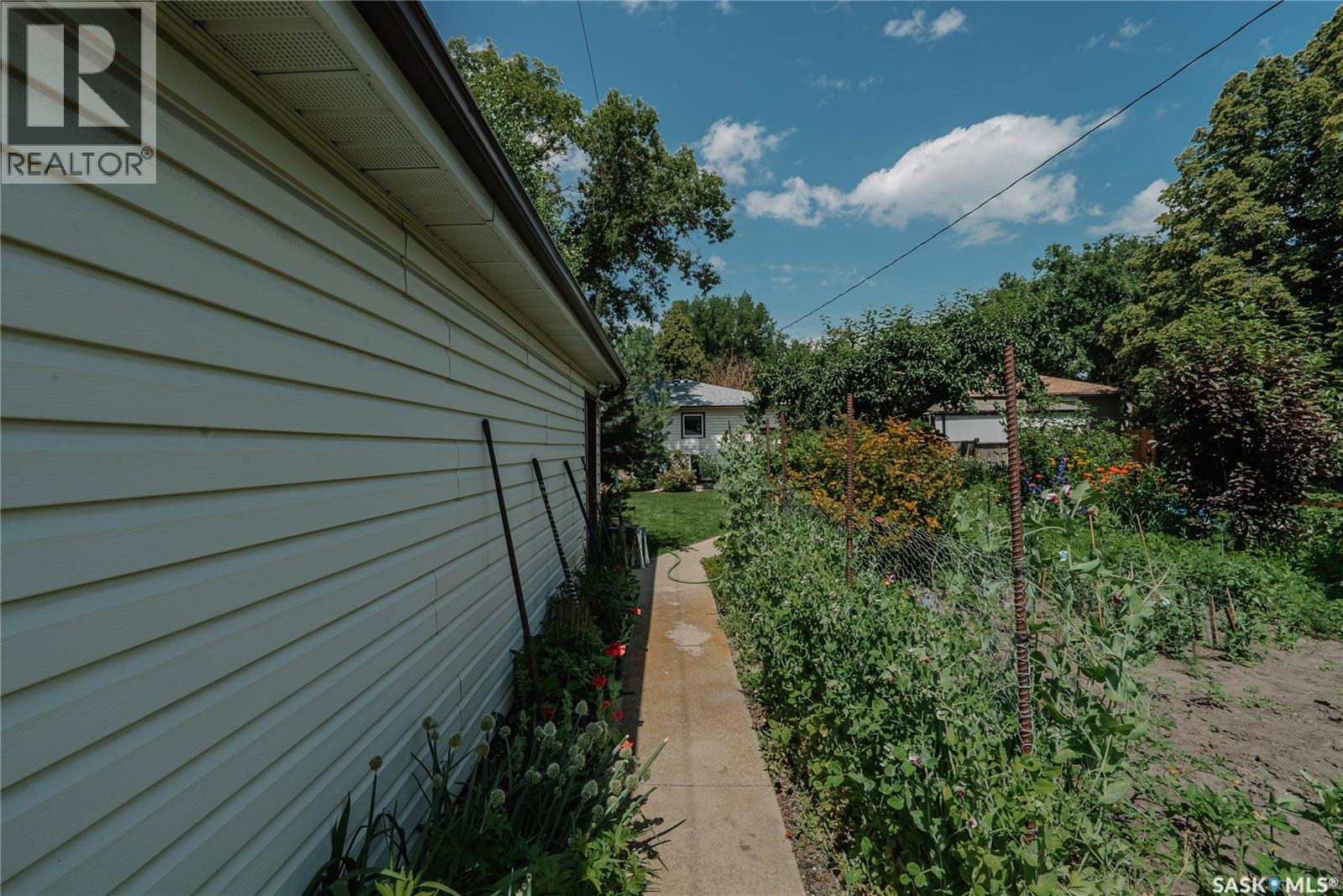 127 107th Street W Property Photo 28